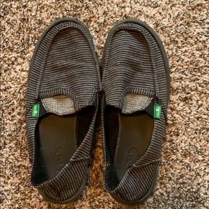 Sanuk shoes